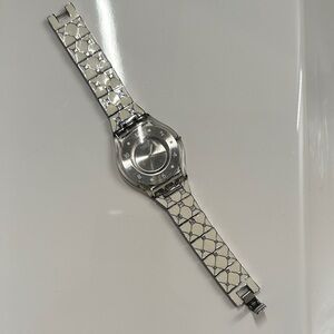 Swatch Silver watch with Patterned Band